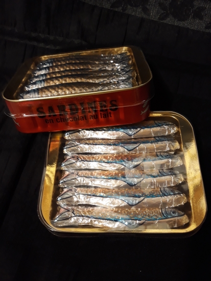 Sardines au chocolat (en boîte)